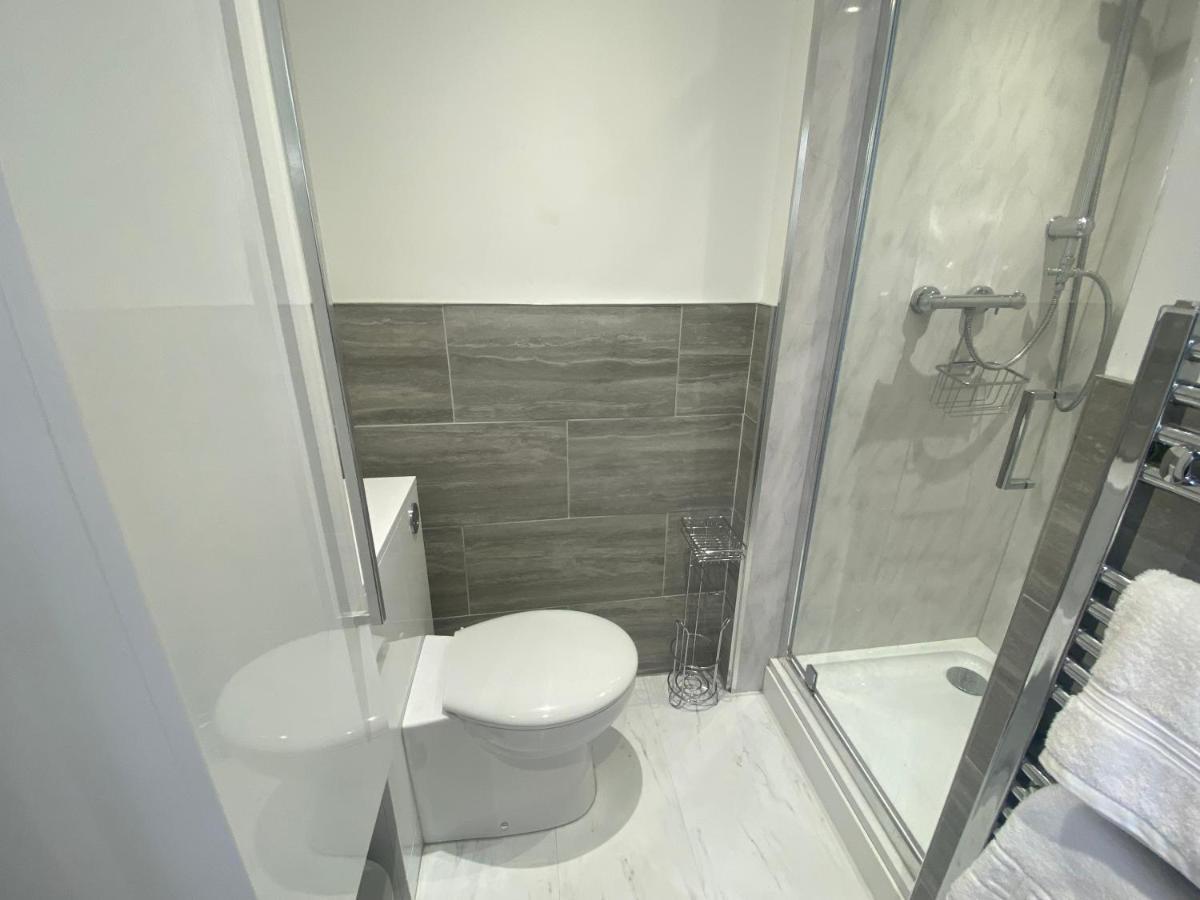 The Lily Pad Near Poole Dorset Self Contained Private Entrance And Free Parking Hotel Corfe Mullen ภายนอก รูปภาพ
