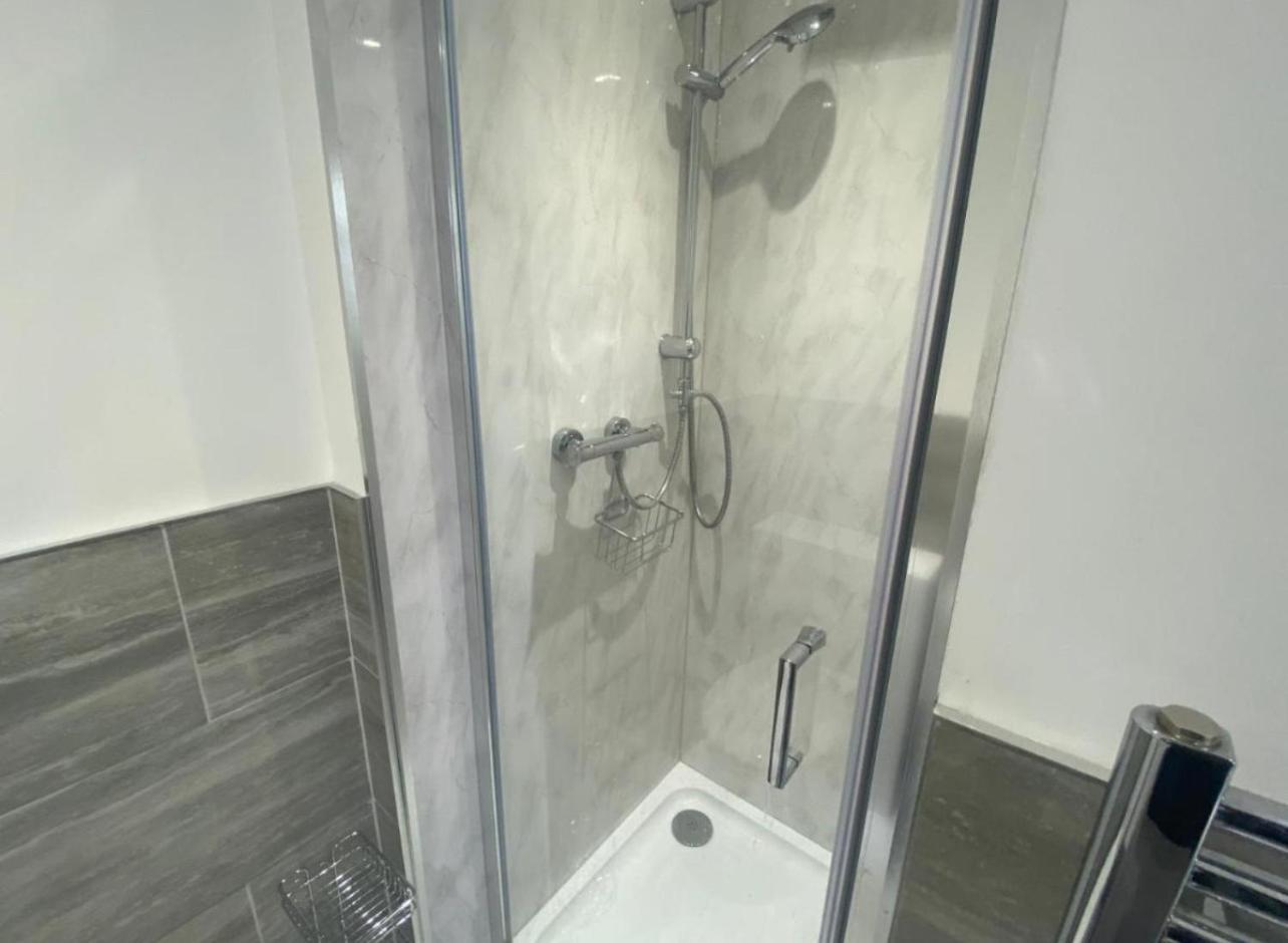 The Lily Pad Near Poole Dorset Self Contained Private Entrance And Free Parking Hotel Corfe Mullen ภายนอก รูปภาพ